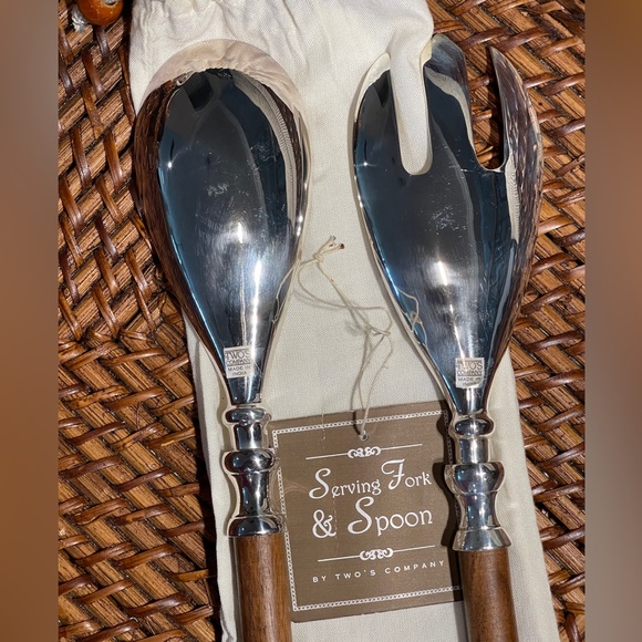 Beautiful Two’s Company Silver Serving Spoon and Fork Set with wood detailing. - Picture 5 of 10
